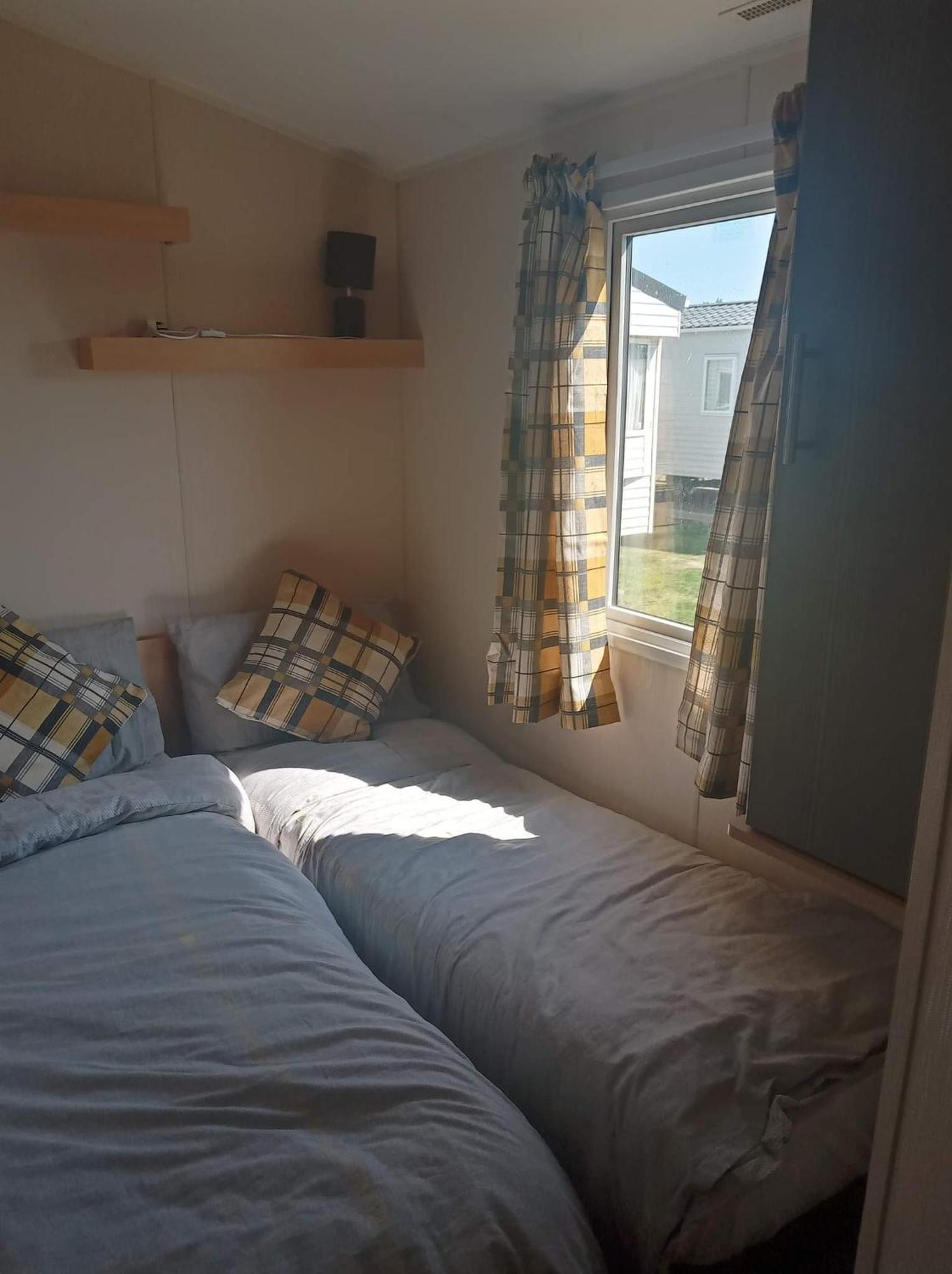 Caledonian Caravan Jaywick Sands Exterior photo