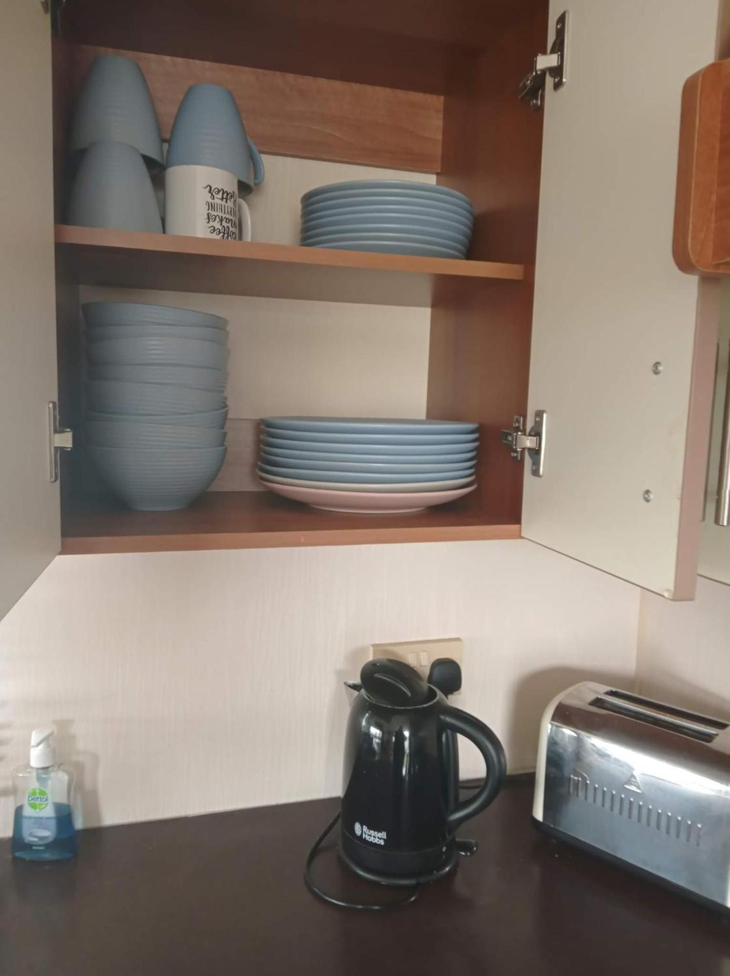Caledonian Caravan Jaywick Sands Room photo